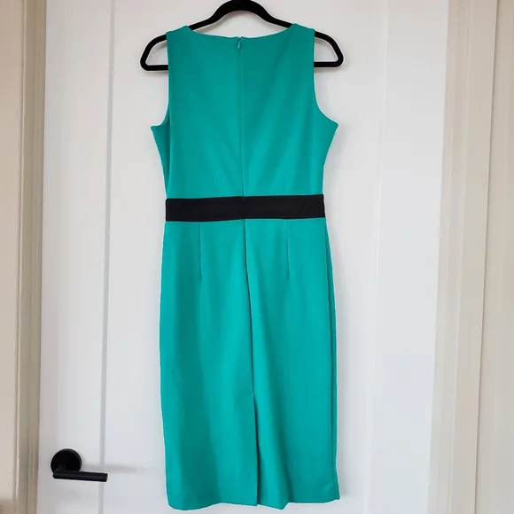 Elegant Teal Sleeveless Dress With Cape - Picture 2 of 6